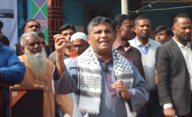 ধানের শীষের পক্ষে দিনব্যাপী গণসংযোগে উঠান বৈঠকে ব্যস্ত ব্যারিস্টার নওশাদ জমির