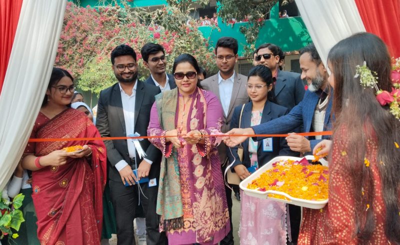 চাঁপাইনবাবঞ্জে কালেক্টর গ্রিন ভিউ উচ্চ বিদ্যালয়ে পিঠা উৎসব-২০২৬ অনুষ্ঠিত