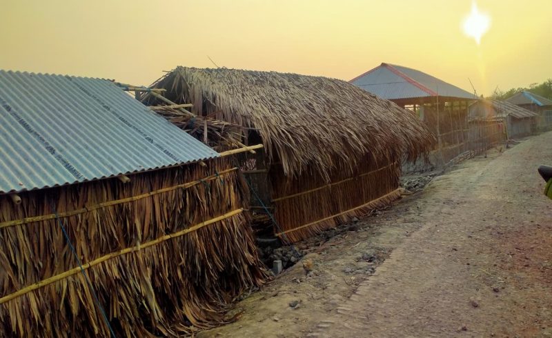 আদালতের মামলা উপেক্ষা করে কয়রায় ডিসিআরভুক্ত জমিতে ঘরবাড়ি নির্মাণ