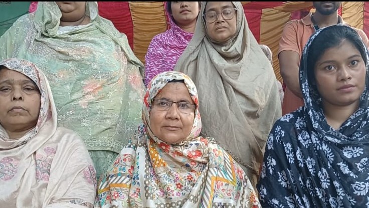 দিনাজপুরে প্রতিদিন স্টোর এর মানবিক উদ্যোগে উপকৃত শতাধিক পরিবার