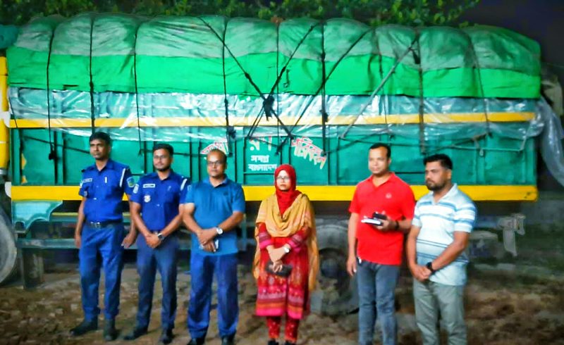 গোপন সংবাদের ভিত্তিতে তাৎক্ষণিক অভিযান চালিয়ে মদনে ২০ টন সরকারি চালসহ ট্রাক আটক,