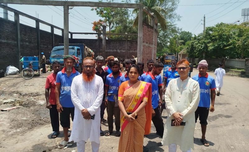 ঈদের ছুটিতেও পরিচ্ছন্নতা অভিযান অব্যাহত গোপালগঞ্জে দ্রুত অপসারণ করা হয়েছে কোরবানির বর্জ্য, চলছে মশক নিধন কার্যক্রম