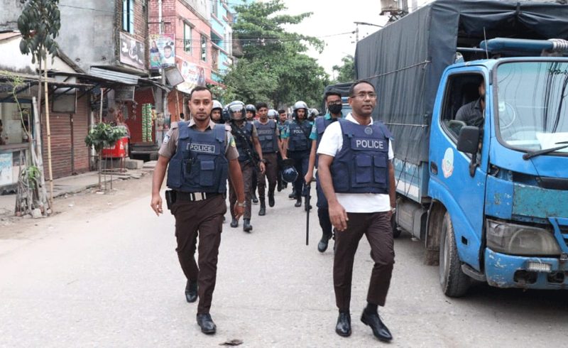 মাদকবিরোধী অভিযানে টঙ্গীর দুই বস্তি থেকে আটক ১৪ জন